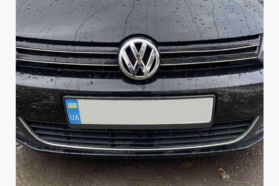 Volkswagen Golf 6 2008-2014 гг. Передний значок 5K0 853 601F Image