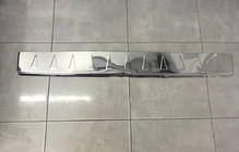 Renault Trafic 2001-2015 гг. РАСПРОДАЖА! Накладка на задний бампер (Carmos, нержавеющая сталь) v2 фото 1