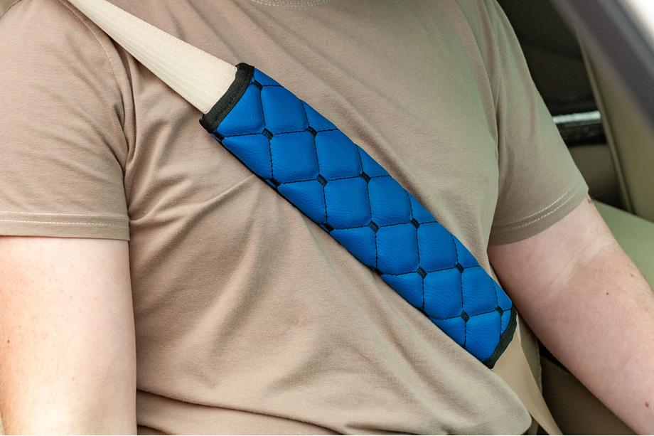 Накладки на ремни безопасности ECO (2 шт, Синие с черной строчкой) Image