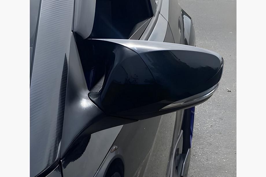 Hyundai Veloster 2011-2017 гг. Накладки на зеркала с вырезом под поворотник в стиле BMW (2 шт) Image