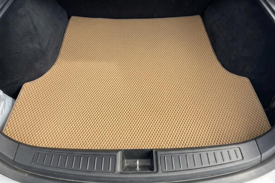 Tesla Model S 2012– гг. Задний коврик багажника EVA (2012-2021, Бежевый) Image