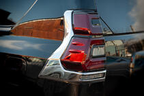 Хром Накладки на Задние Фонари V2 (2 шт., 2018+) фото 3