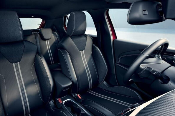 Рейстайлинговая модификация компактного хэтчбека Opel Corsa F фото 5