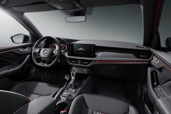 Обзор обновленного кроссовера первого поколения Skoda Kamiq фото 5