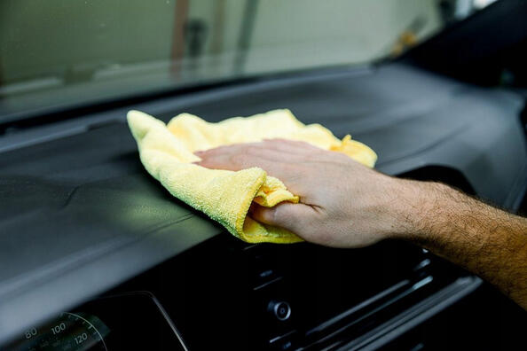 Уход за пластиком салона: советы и рекомендации