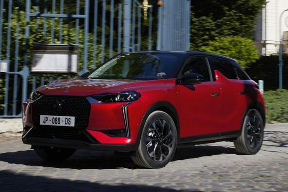 Обзор обновленного компактного кроссовера DS 3