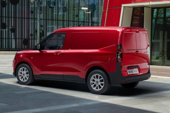Обзор фургона Ford Transit Courier второго поколения фото 2