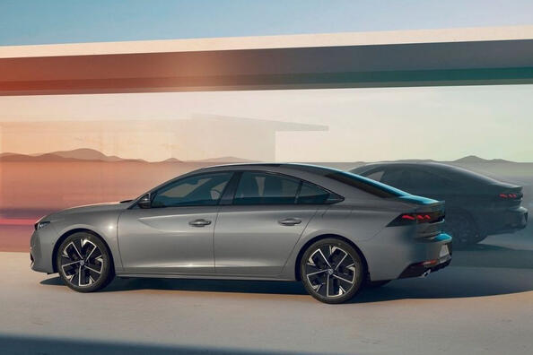 Фейслифтинговый лифтбек второго поколения Peugeot 508 фото 3