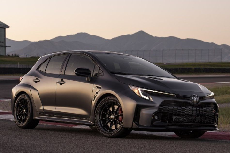 «Заряженный» полноприводный хэтчбек Toyota Corolla GR