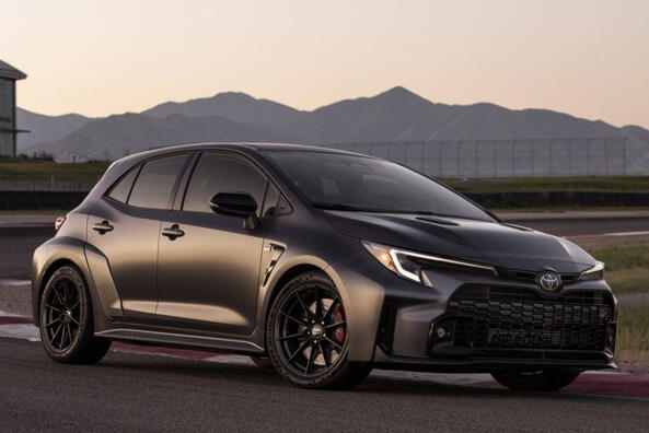 «Заряженный» полноприводный хэтчбек Toyota Corolla GR