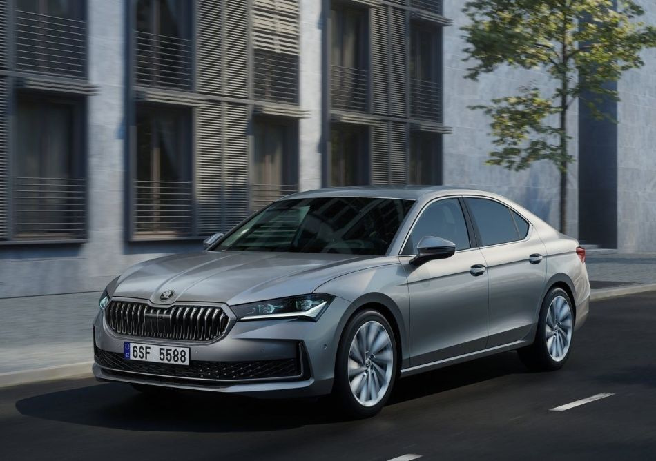 Лифтбек Skoda Superb нового поколения