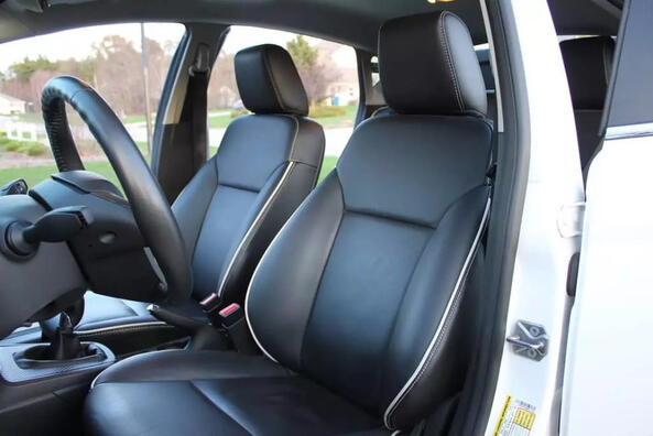 Какой материал лучше выбрать для перетяжки салона