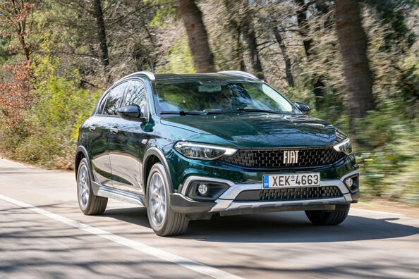 Обзор кроссоверного хэтчбека Fiat Tipo Cross