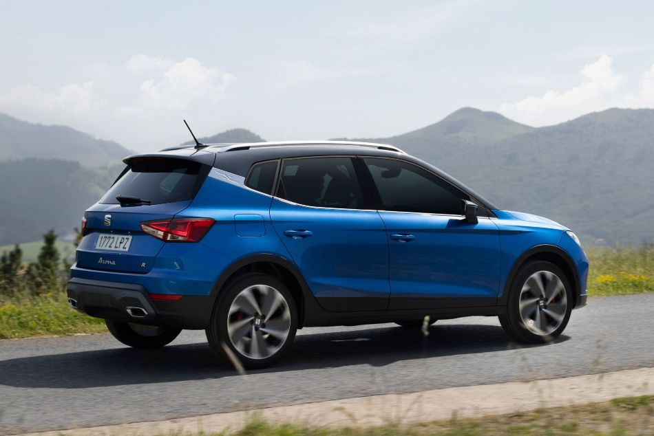 Обзор обновленного компактного кроссовера SEAT Arona