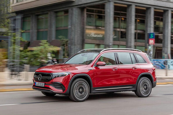 Mercedes-Benz EQB: элегантный электрический кроссовер