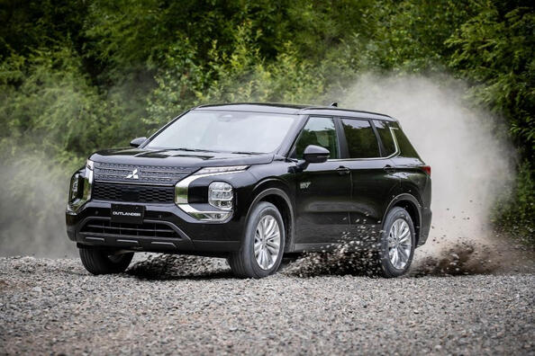 Обзор Mitsubishi Outlander: сочетание элегантности и комфорта