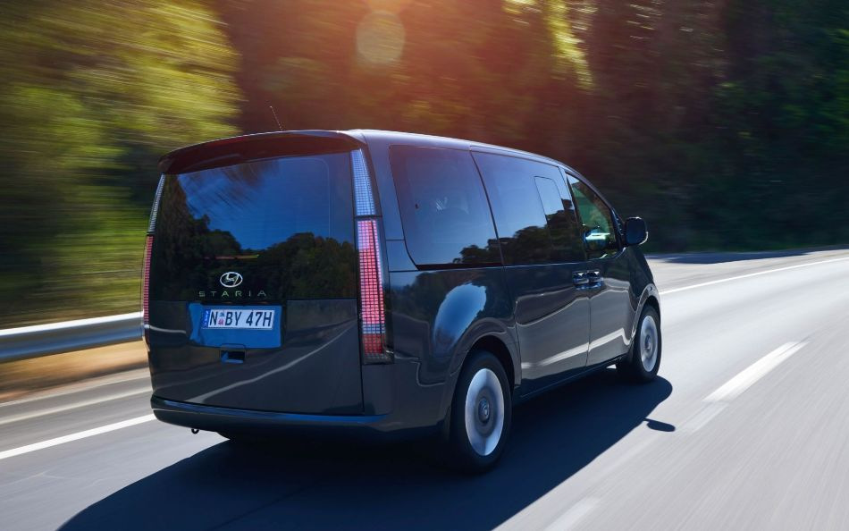 Обзор минивэна Hyundai Staria