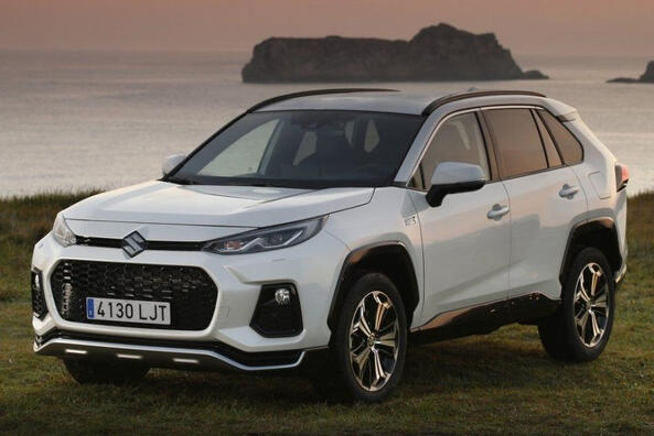 Обзор гибридного полноприводного кроссовера Suzuki Across фото 2