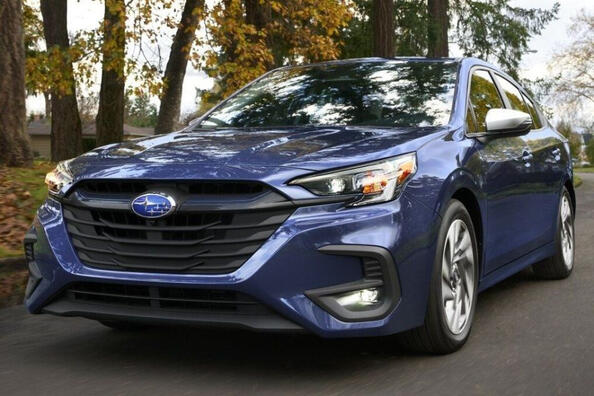 Обзор обновленного полноприводного седана Subaru Legacy