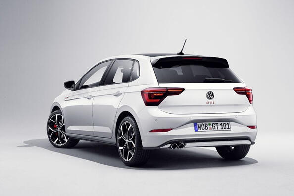 Volkswagen Polo GTI: стремительность и стиль в компактном виде фото 4