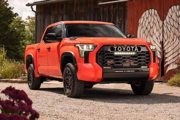Обзор пикапа Toyota Tundra третьего поколения фото 3