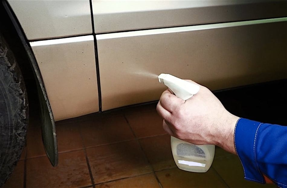 Средства для очистки кузова автомобиля: в чем польза и как выбрать