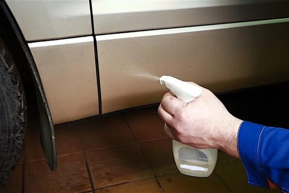 Средства для очистки кузова автомобиля: в чем польза и как выбрать