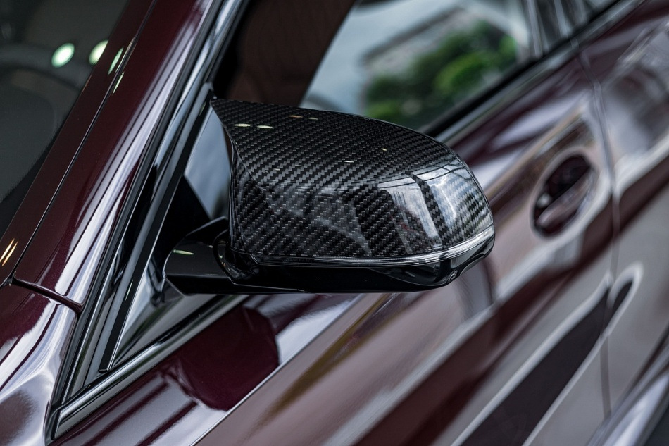 Карбоновые накладки на зеркала авто: преимущества и особенности