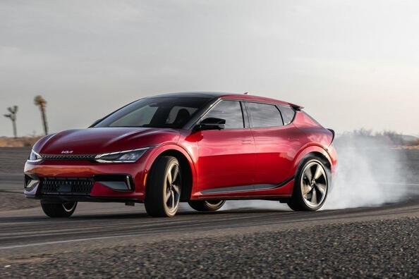 Обзор 585-сильного полноприводного электрического кроссовера - KIA EV6 GT