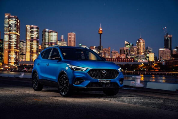 Обзор компактного кроссовера MG ZS