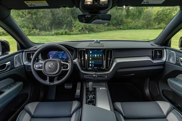 Обновленный кроссовер второго воплощения - Volvo XC60 фото 6