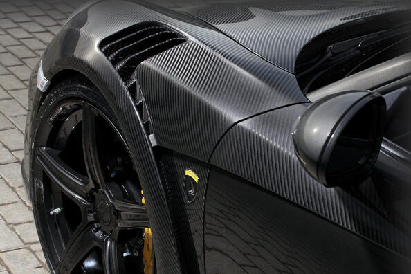 Особенности карбоновой пленки в тюнинге автомобиля