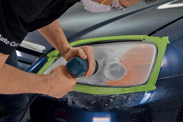 Зачем нужна полировка фар автомобиля?