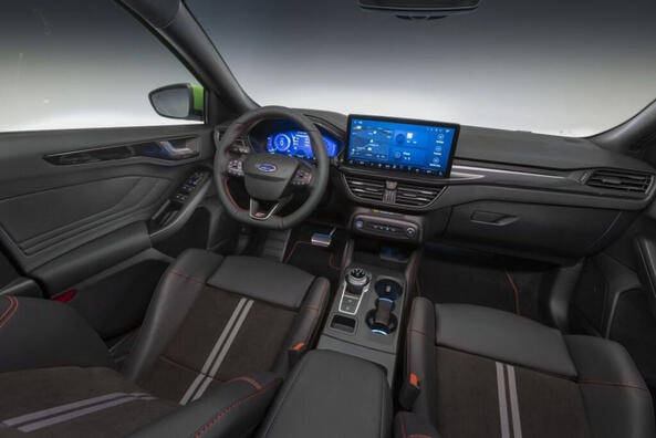 Ford Focus ST: увлекательная динамика и современные технологии фото 5