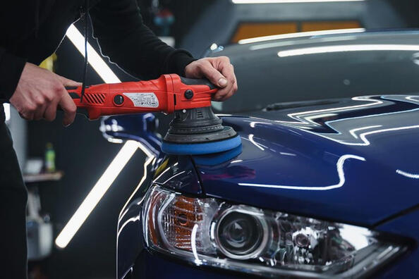 Полироль для автомобиля: секрет сияющего блеска и защиты