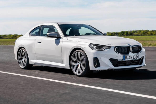 Обзор второго поколения купе BMW 2 Series Coupe фото 4