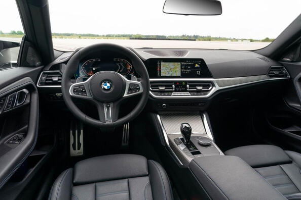 Обзор второго поколения купе BMW 2 Series Coupe фото 5