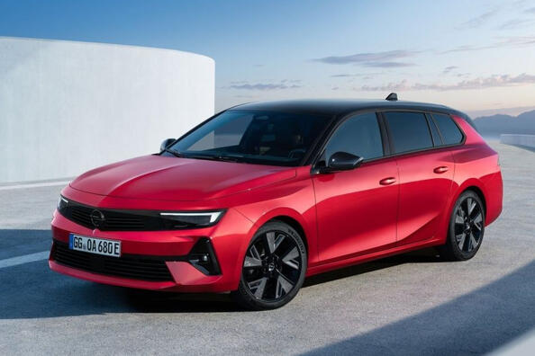 Обзор электрического универсала Opel Astra Sports Tourer Electric фото 2