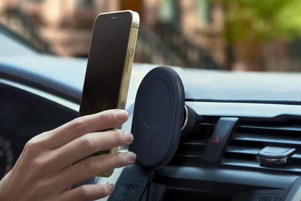 Как выбрать держатель для телефона: гид для автовладельца