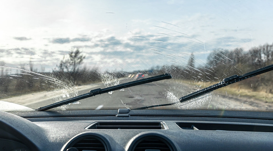 Почему скрипят дворники автомобиля и как от этого избавиться?