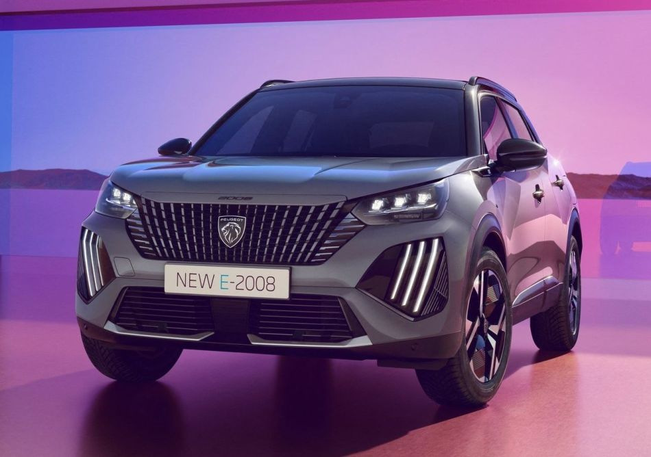 Peugeot e-2008: обзор обновленного компактного электромобиля