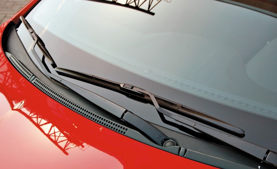 Правильный уход за дворниками авто: практические советы