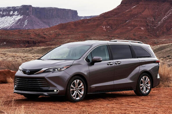 Обзор четвертого поколения минивэна Toyota Sienna