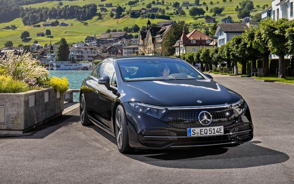 EQS: флагман электромобилей от Mercedes-Benz