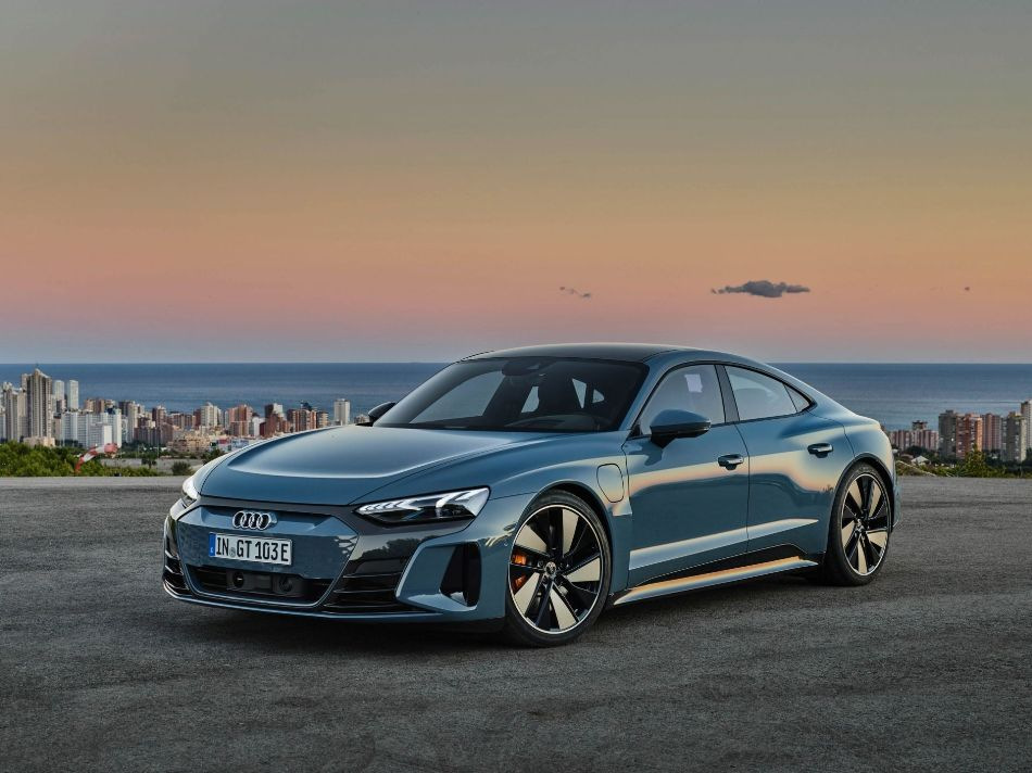 Обзор электрического спорт-седана Audi e-tron GT quattro