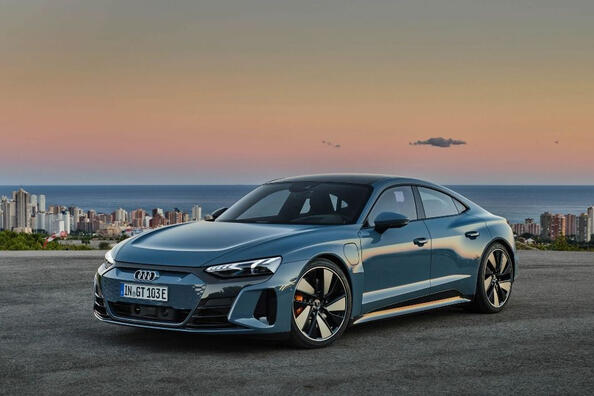 Обзор электрического спорт-седана Audi e-tron GT quattro