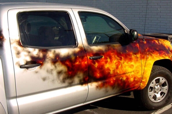 Винилография или аэрография автомобиля: что лучше?