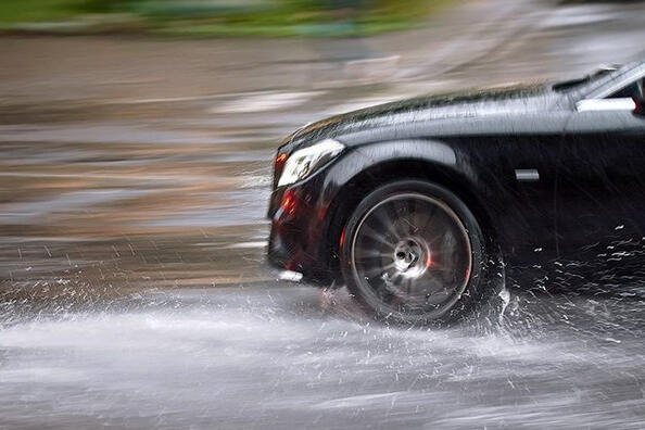 Что такое эффект аквапланирования?
