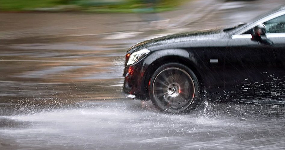 Что такое эффект аквапланирования?