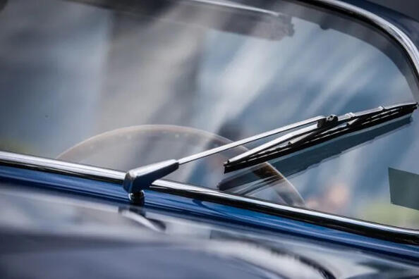 Как восстановить прозрачность стекла автомобиля?